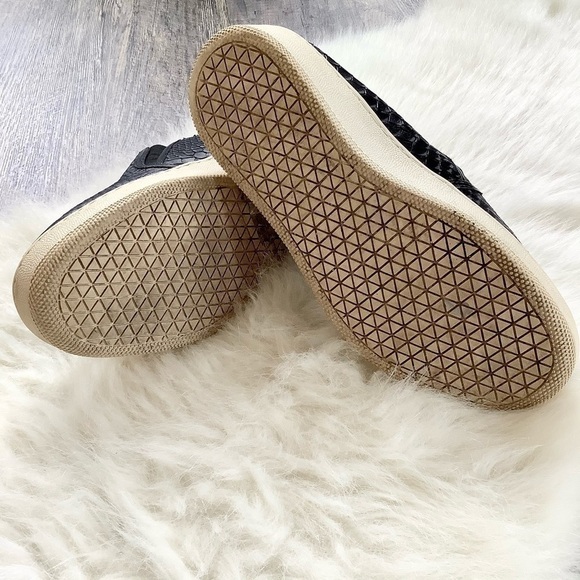 Vince Camuto Jibbie Slip-On Snake Sneaks 8.5 - Picture 4 of 6